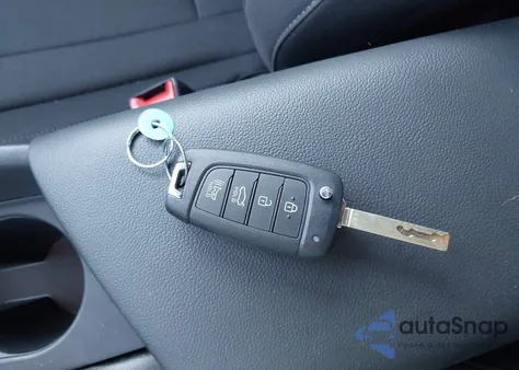 2025 Hyundai Elantra Se z USA, uszkodzony, nr VIN KMHLL4DGXSU990858